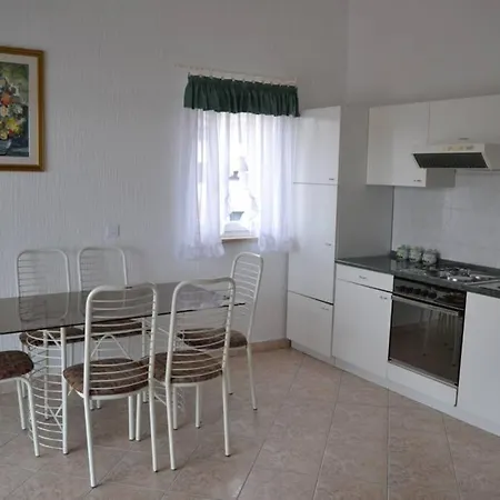 Seaview Apartment *