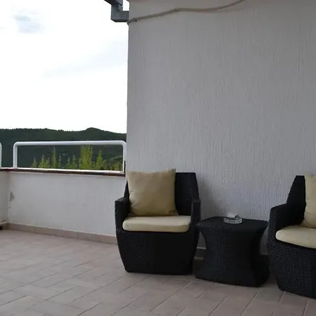 Seaview Apartment *